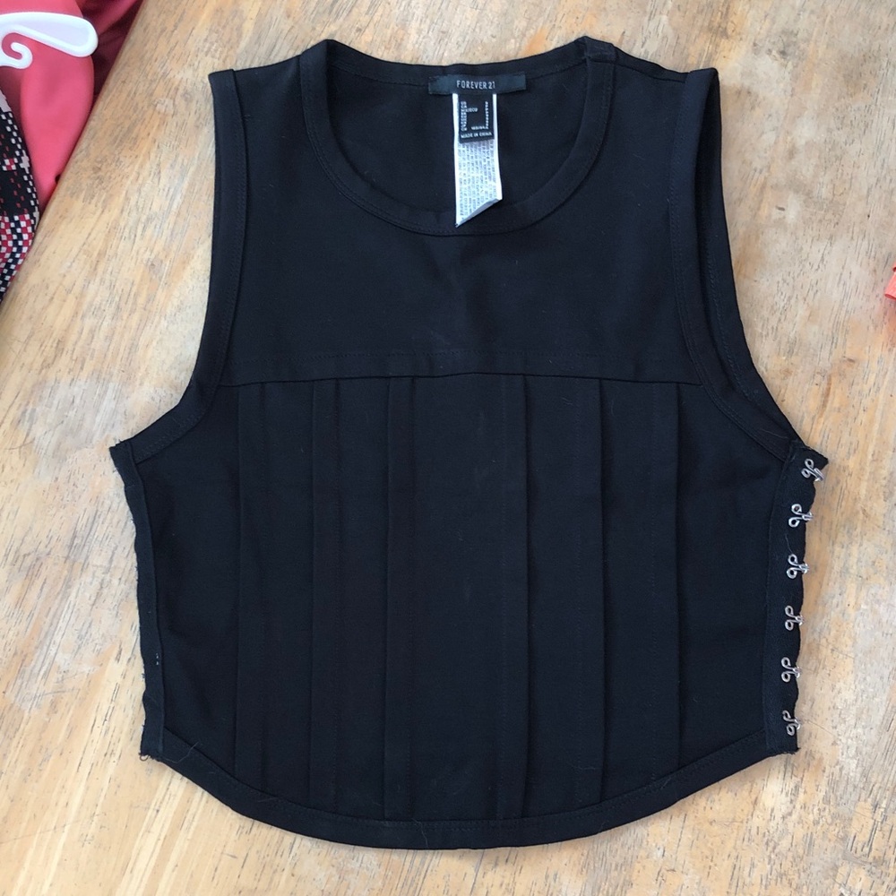 Forever 21 NWOT black top with hooks on sides